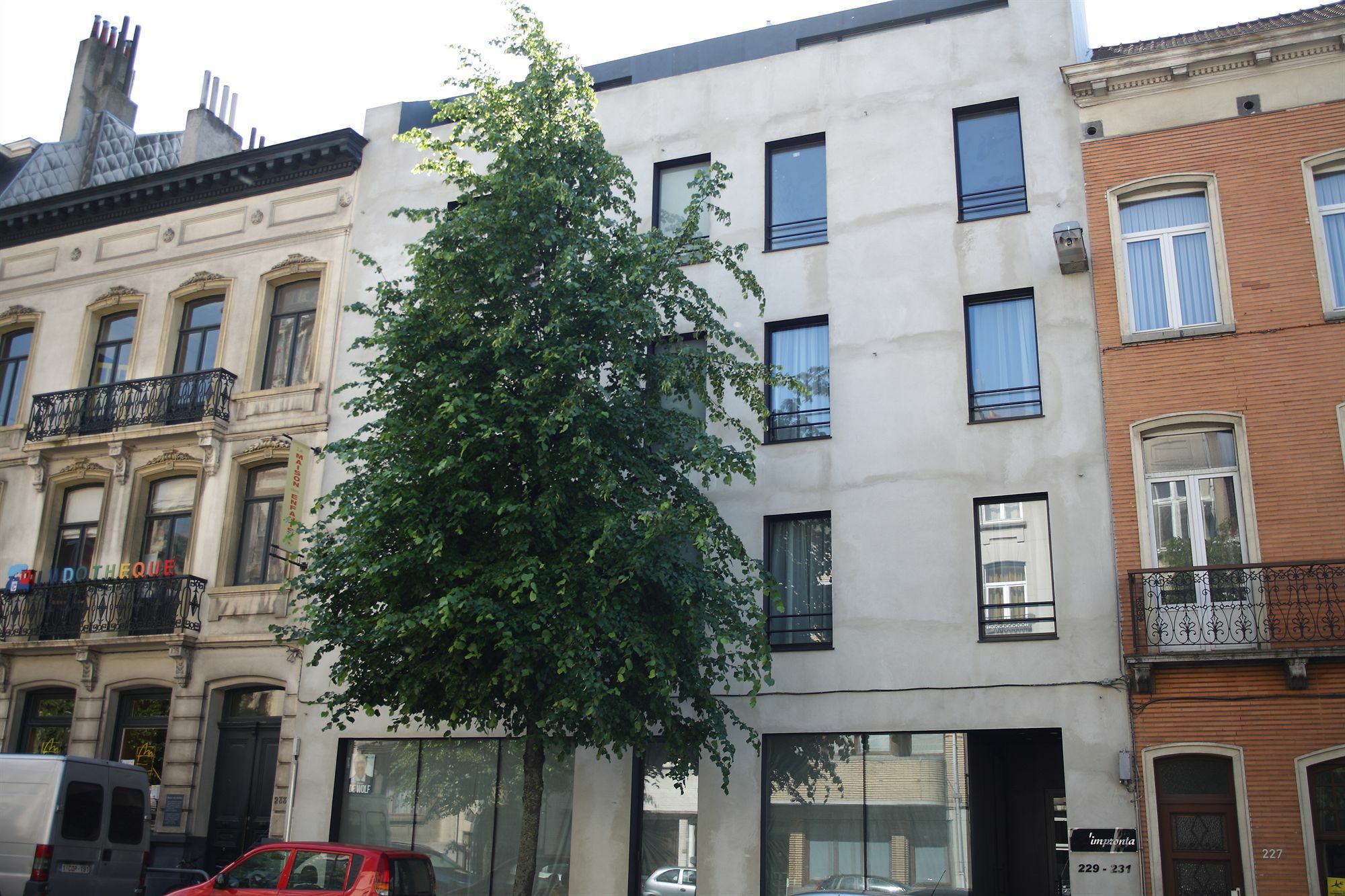 Etterbeek Aparthotel L'Impronta מראה חיצוני תמונה