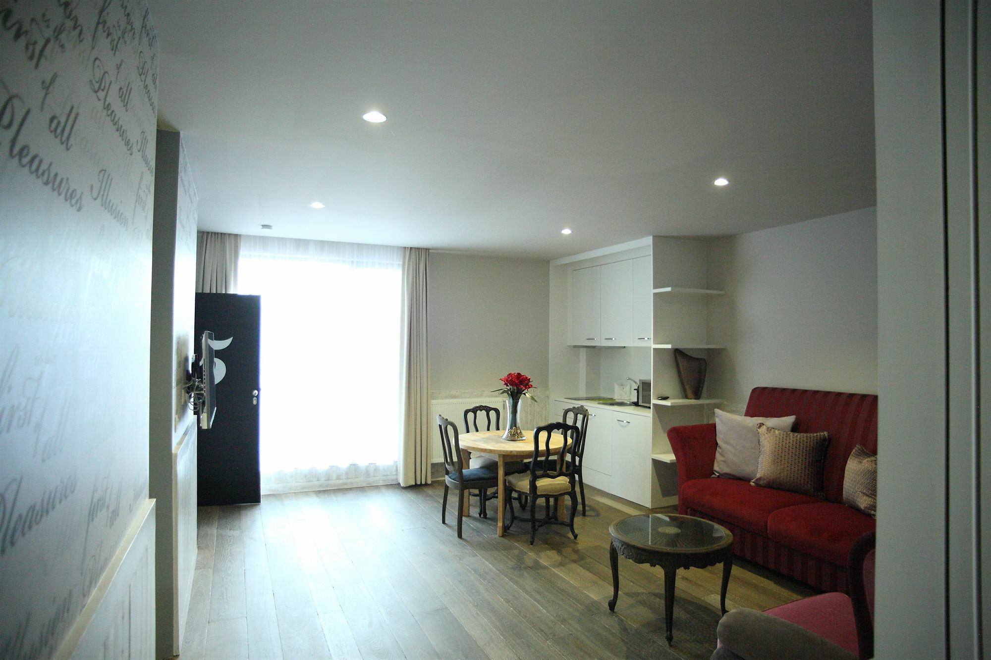 Etterbeek Aparthotel L'Impronta מראה חיצוני תמונה